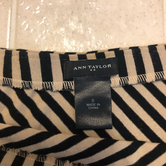 Ann Taylor Skirt, size S - Picture 2 of 5